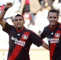 Leverkusen Terus Bayangi Dortmund