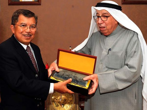 JK Bertemu Presiden Bulan Sabit Merah Kuwait