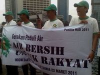 Aksi Hari Air Sedunia di Bundaran HI