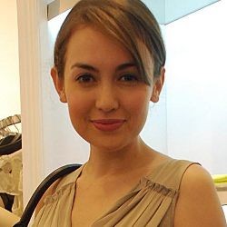 Rianti Cartwright Belum Berencana Punya Momongan