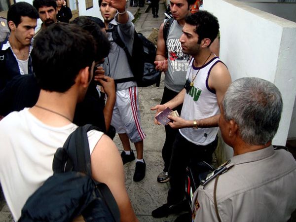 19 Warga Iran Ditangkap