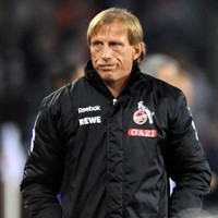 Pecat Skibbe, Frankfurt Tunjuk Daum