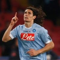 Agen Cavani Bantah Didekati Madrid