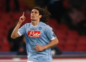 Agen Cavani Bantah Didekati Madrid