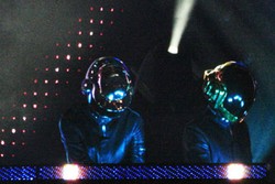 Mantan Manajer Daft Punk Memprotes Album Remix Tron: Legacy R3CONFIGUR3D