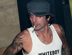 Drummer Motley Crue Bintangi Serial Reality Show Investigasi