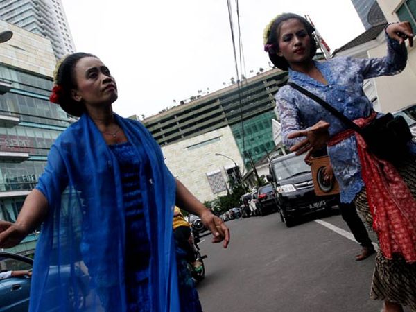 Pengamen Lengger di Ibukota