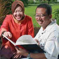 Camat & Lurah di Surabaya dapat Bonus ke Luar Negeri