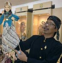 Sering Bolos Sekolah Demi Nonton Wayang