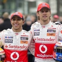 Button: Hamilton Lebih Baik Bertahan