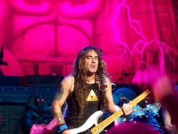 Buku Mengenai Pemain Bas Iron Maiden Sudah Terbit