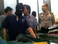 Selundupkan Sabu, WN Italia Dibekuk