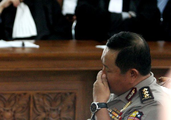 Susno Duadji Divonis 3,5 Tahun Penjara  Susno Duadji Divonis 3,5 Tahun Penjara