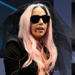 Curigai Kampanyekan Homoseks, Lagu Lady Gaga Diedit di Malaysia