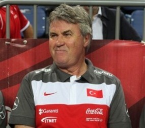 Siap Lirik Hiddink Lagi, Chelsea?