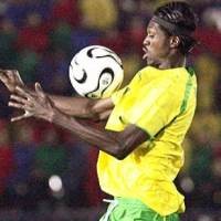 Adebayor Bantah Kembali ke Timnas