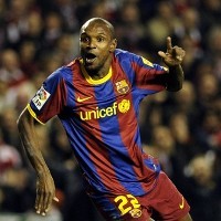 Utamakan Kesehatan Abidal, Soal Kontrak Baru Belakangan