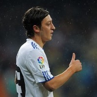 Oezil Menuju Jalan Jadi yang Terbaik di Dunia