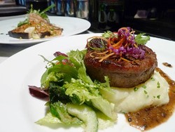 Kirim Pengalaman Makan Berhadiah Voucher BlackCat!