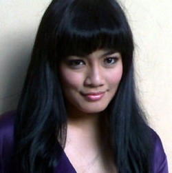 Titi Kamal Rayu Suami Jadi Model Video Klipnya