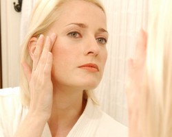 Khasiat Petroleum Jelly untuk Rawat Kulit Menua