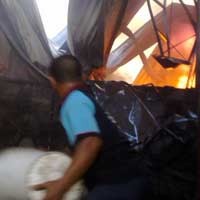 Terbakarnya Pabrik di Karangpilang Diduga dari Ruang Produksi