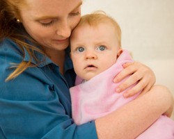 Cara Sembuhkan Cegukan Pada Bayi