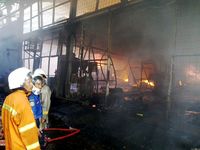 Pabrik Makanan Ringan Terbakar