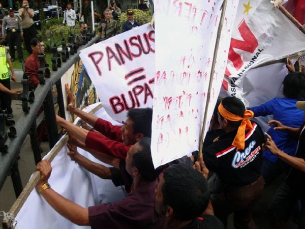 Ketegangan di Pemkab Banyumas