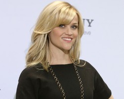 Reese Witherspoon Rilis 3 Parfum dalam Setahun