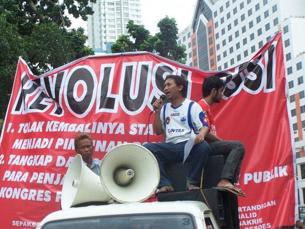 Suporter Terus Perjuangkan Revolusi PSSI