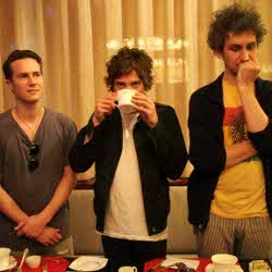 Konser MGMT Panaskan Jakarta