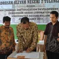 MAN 2 Tulungagung Gabung Cambridge International Examination