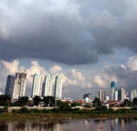 Awan Menggelayut Manja Awal Pekan Ini