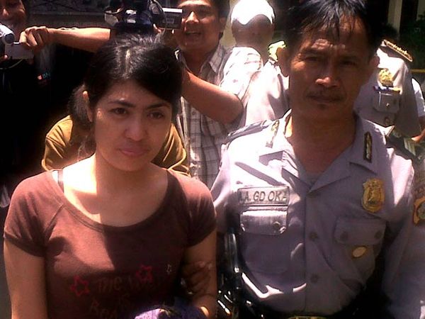 Selly Sang Penipu Cantik Ditangkap