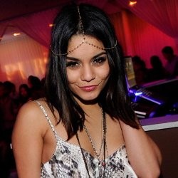 Jomblo Bikin Vanessa Hudgens Makin Rajin Party