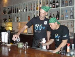 Celebrity Bartender Dukung Earth Hour! 