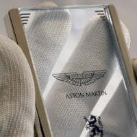 Ponsel Android Transparan ala Aston Martin