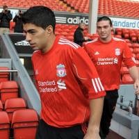 Dibanding Torres, Gerrard Pilih Suarez-Carroll