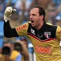 Koleksi Gol Rogerio Ceni Capai Angka 100