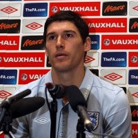 Lawan Ghana, Inggris Dipimpin Barry