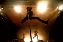 Drive Melesat Dengan Yakin