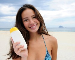 Kosmetik yang Wajib Dibawa Saat Berpergian