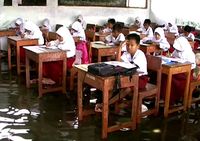Belajar di Tengah Banjir