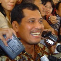 Nurdin Halid Siapkan Langkah Hukum