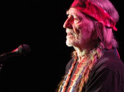 Willie Nelson Lolos dari Jeratan Hukum