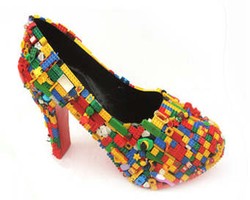 Wow! Ada High Heels dari Potongan Lego
