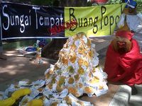 Aksi Peduli Sungai Dari Popok Bayi