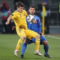 Italia Tundukkan Ukraina
