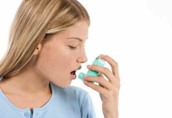 Jangan Lupa Kumur Habis Pakai Obat Semprot untuk Asma